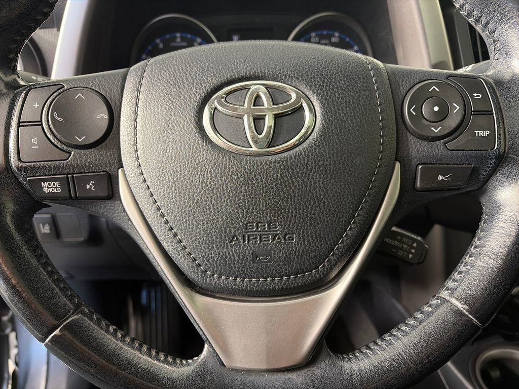 Used 2018 Toyota RAV4 XLE AWD/4WD image 16
