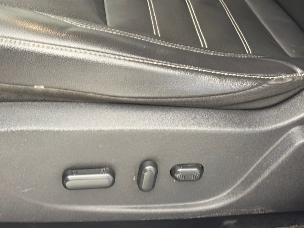 Certified 2017 Ford Escape SE w/ SE Leather Comfort Package image 23