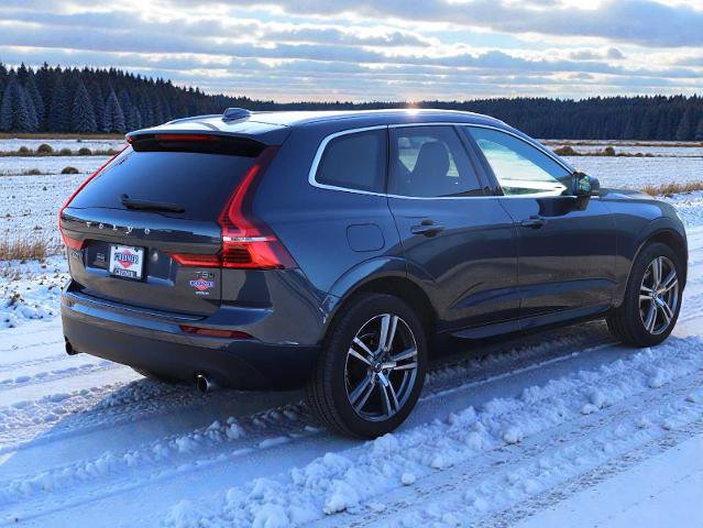Used 2021 Volvo XC60 T5 Momentum w/ Advanced Package image 6