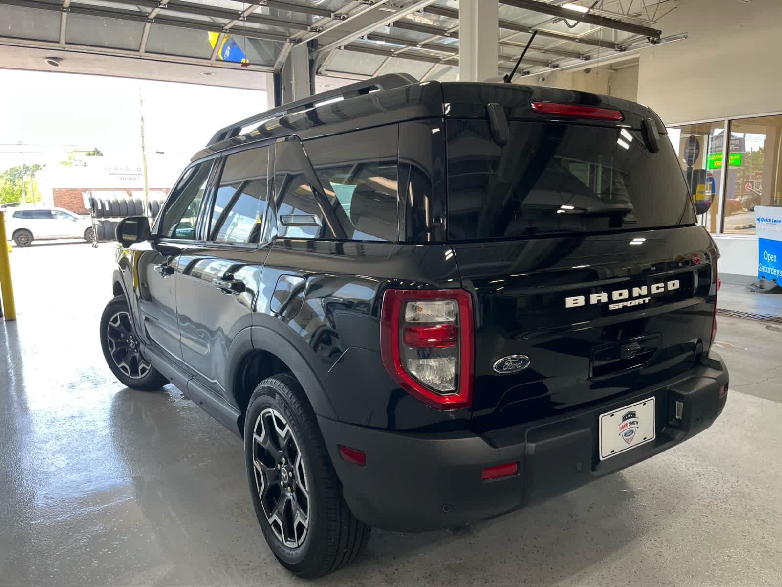Certified 2025 Ford Bronco Sport Outer Banks w/ Outer Banks Tech Package+ AWD/4WD image 6