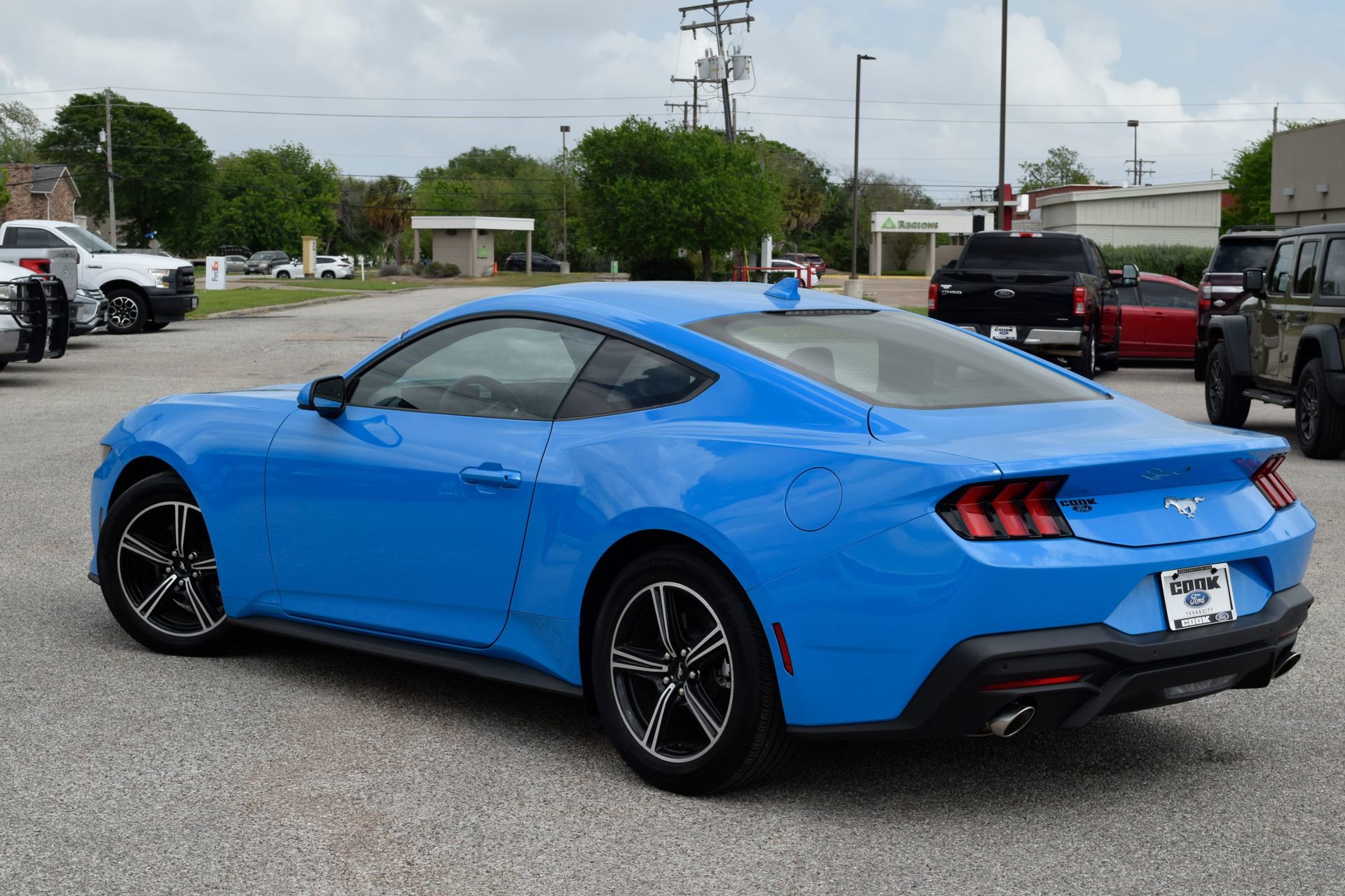 Certified 2025 Ford Mustang Coupe image 4