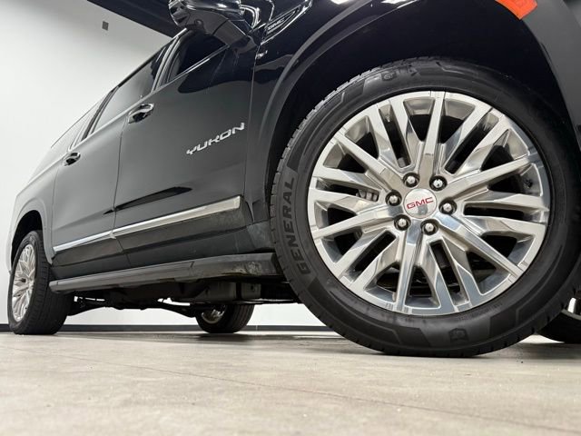 Used 2023 GMC Yukon XL SLT w/ SLT Luxury Package image 3