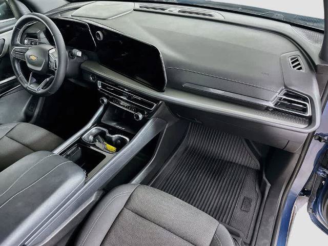 Used 2024 Chevrolet Traverse LT w/ LPO, Floor Liner Package FWD image 32