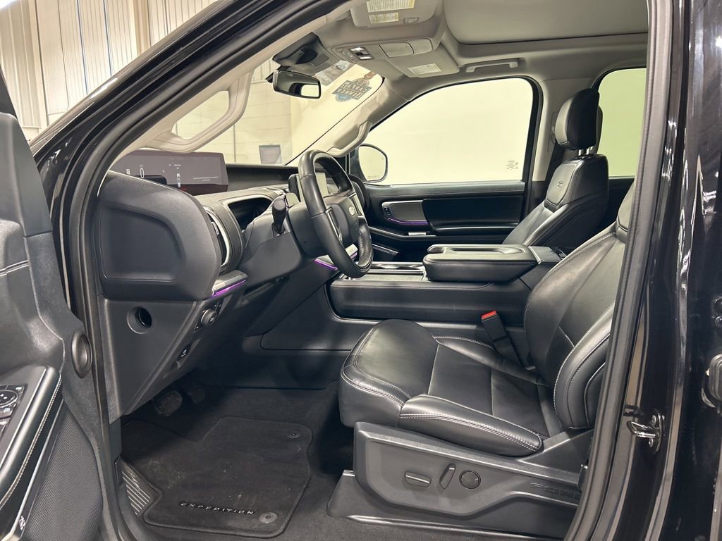Certified 2025 Ford Expedition Platinum image 10