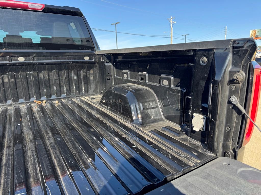 Used 2024 GMC Sierra 1500 SLT AWD/4WD image 37