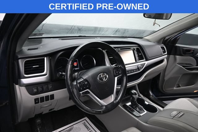 Used 2019 Toyota Highlander Plus AWD/4WD image 15