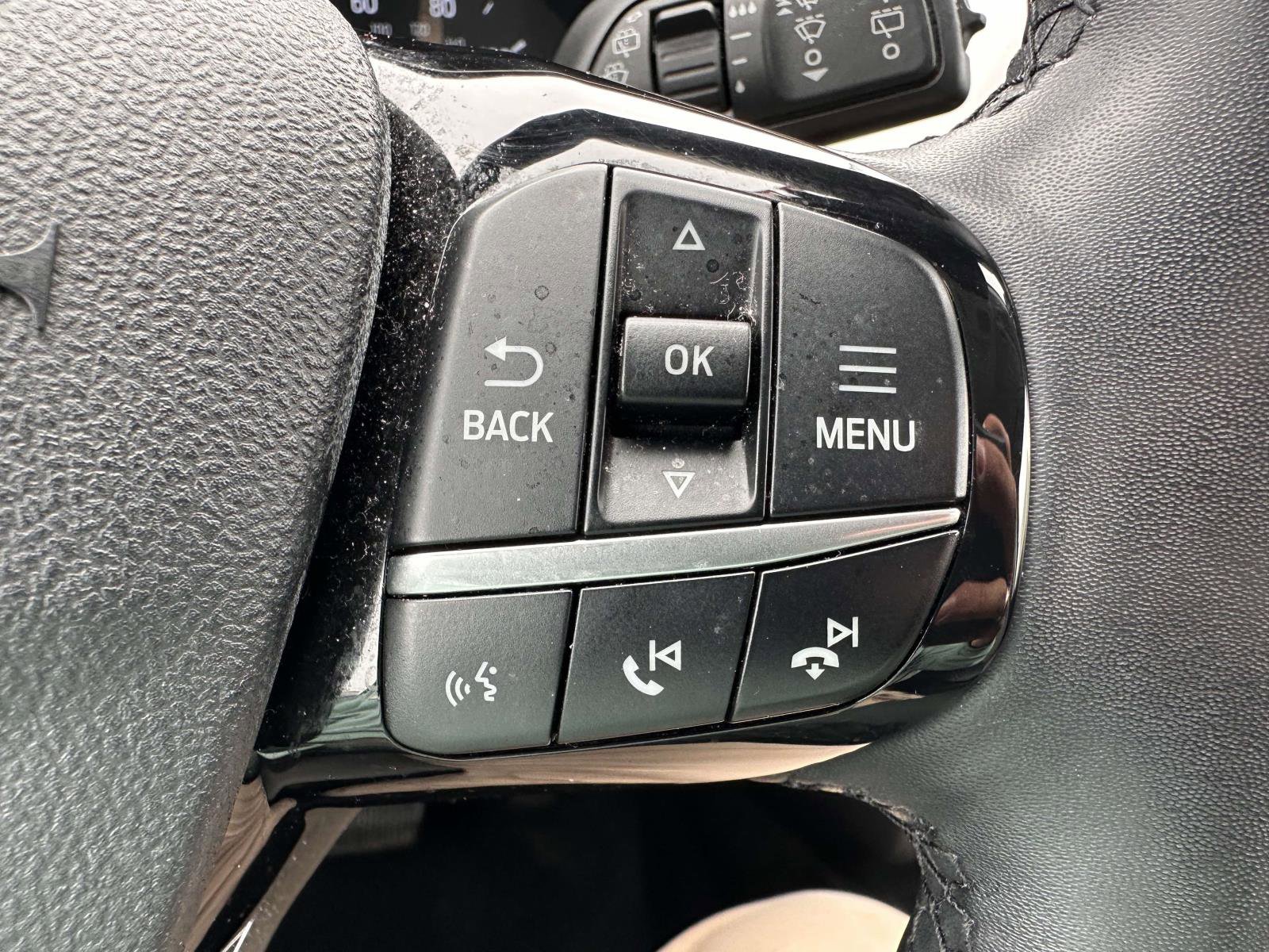 Certified 2022 Ford Escape SE w/ SE Sport Appearance Package image 18