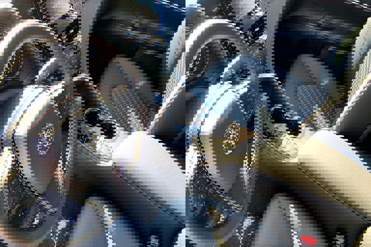 Used 2024 Toyota Camry SE image 14