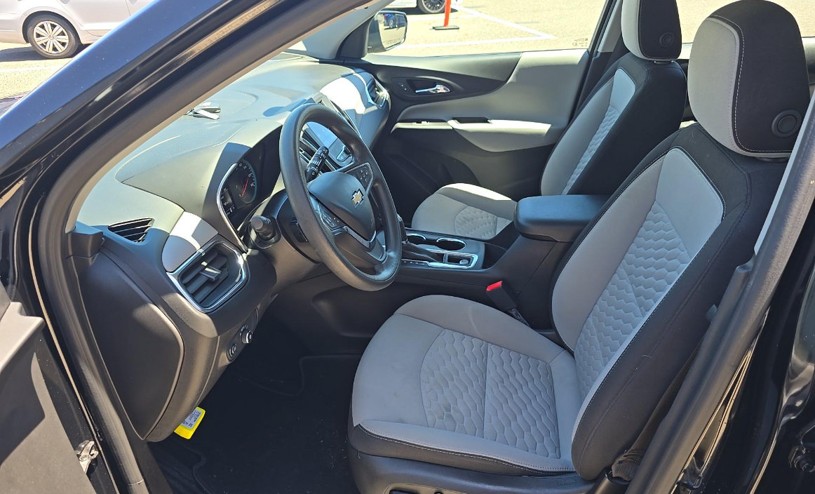 Used 2021 Chevrolet Equinox LS AWD/4WD image 4