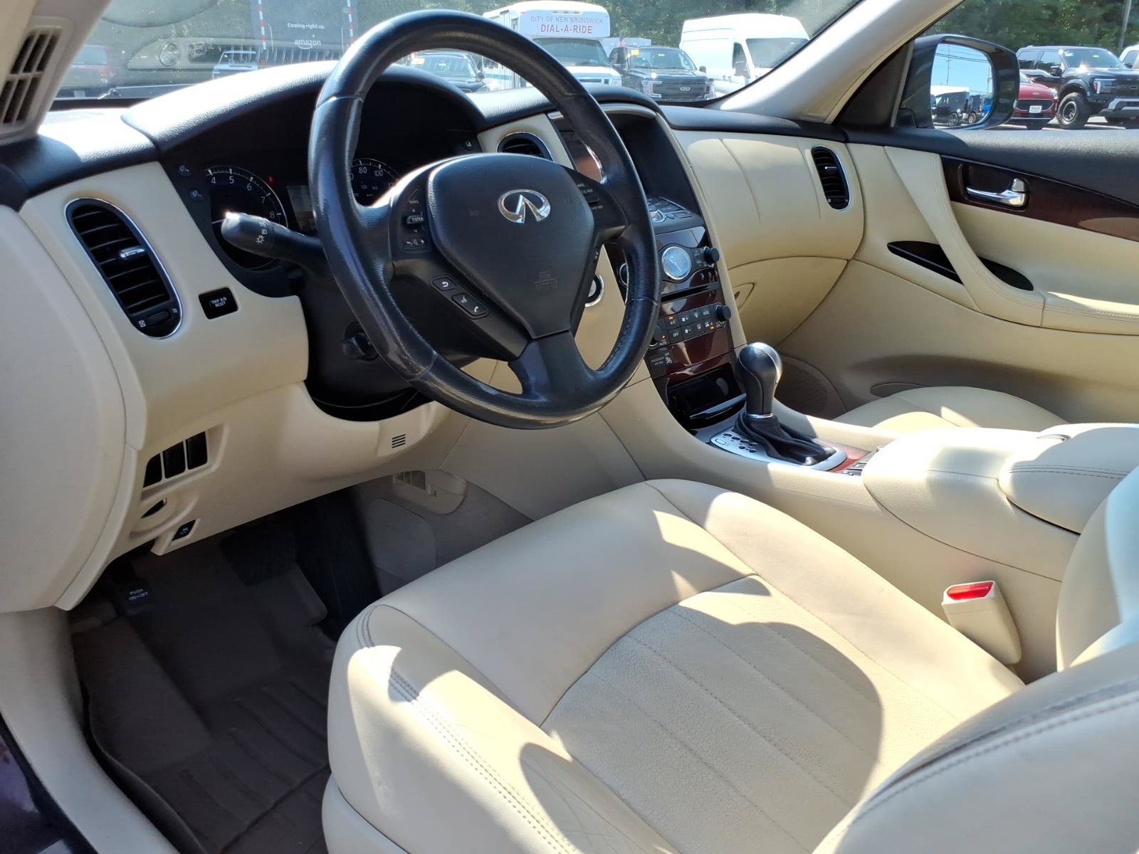 Used 2017 INFINITI QX50 AWD w/ Premium Plus Package image 12