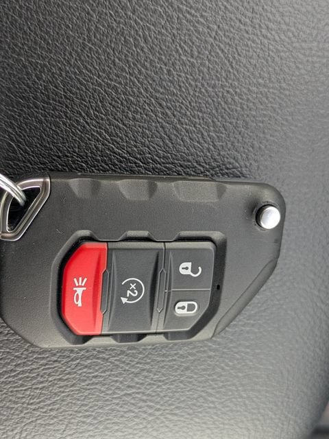 Used 2024 Jeep Wrangler Unlimited Rubicon w/ Technology Group AWD/4WD image 29