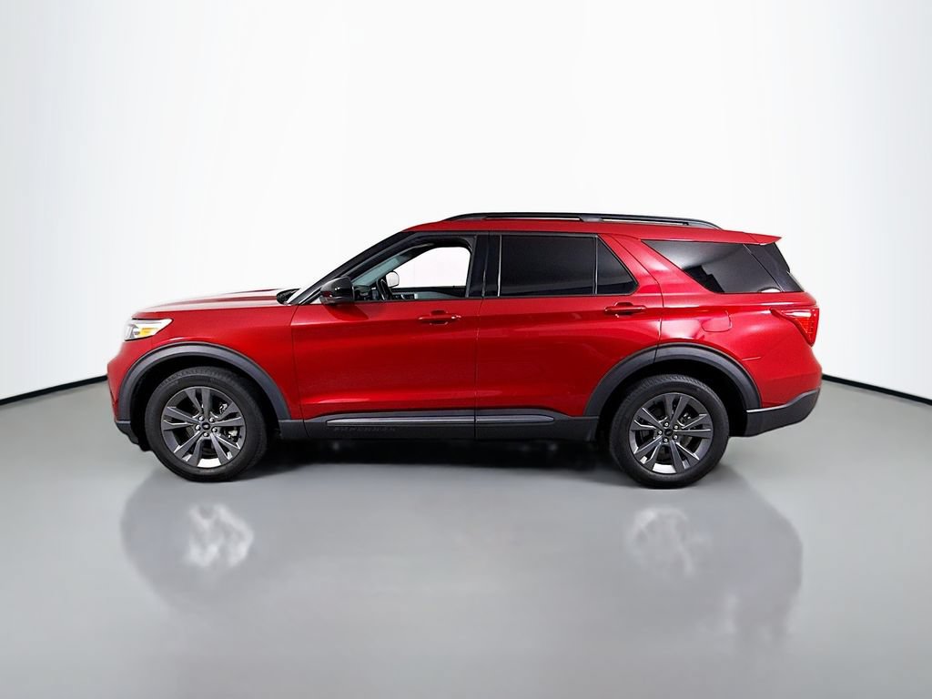 Certified 2023 Ford Explorer XLT w/ Equipment Group 202A AWD/4WD image 10