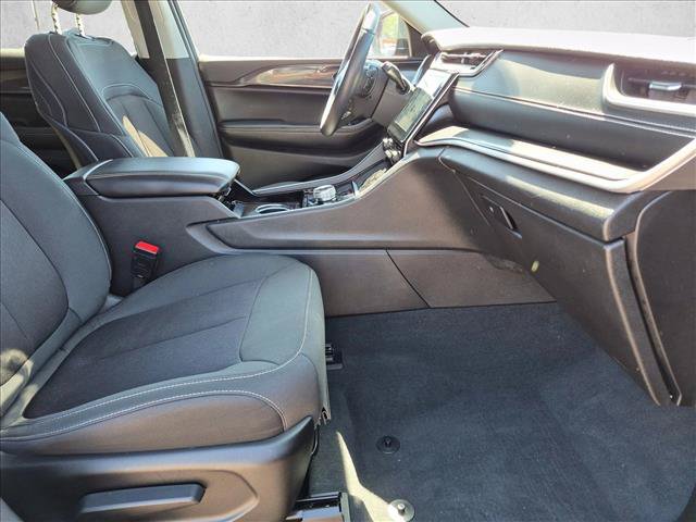 Used 2022 Jeep Grand Cherokee L Laredo w/ Luxury Tech Group I AWD/4WD image 21
