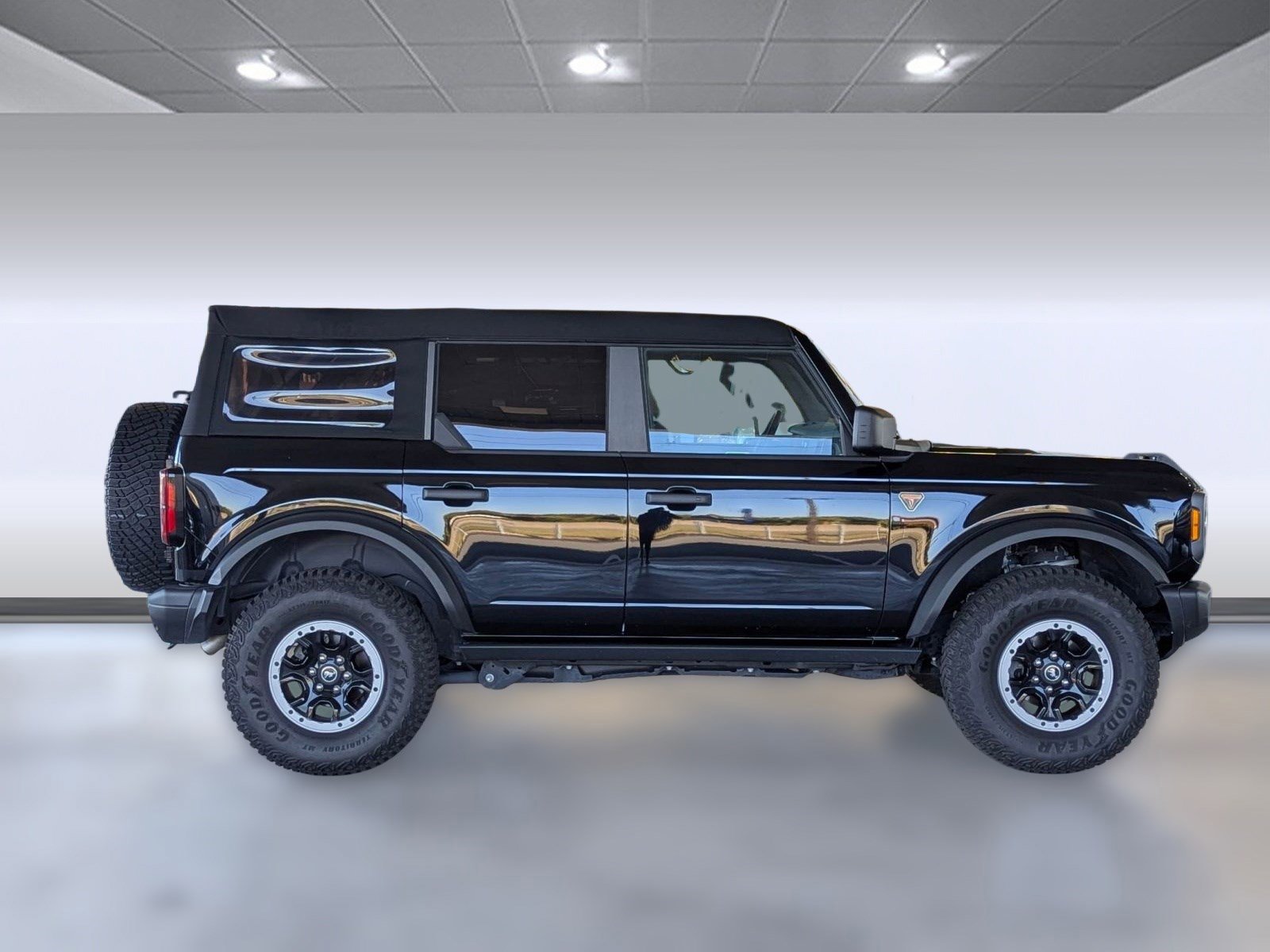 Certified 2023 Ford Bronco Badlands w/ Sasquatch Package image 6