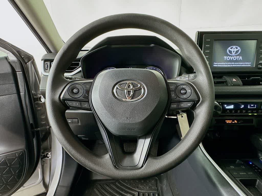 Used 2019 Toyota RAV4 LE FWD image 16
