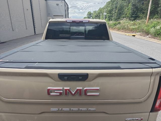 Used 2022 GMC Sierra 1500 AT4 w/ AT4 Premium Package AWD/4WD image 4