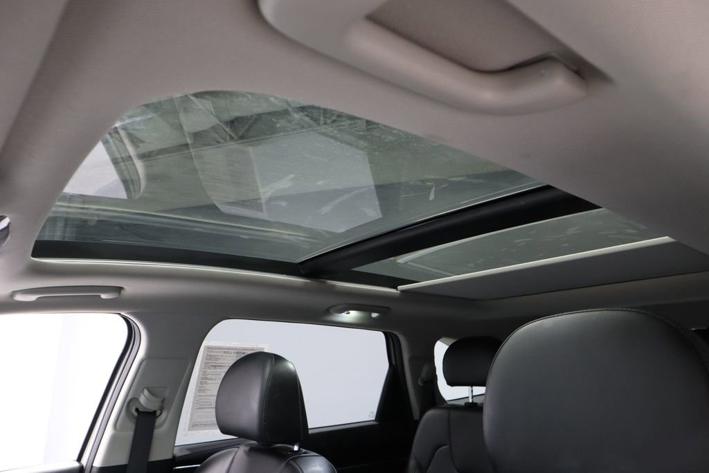 Used 2023 Kia Sorento SX image 38