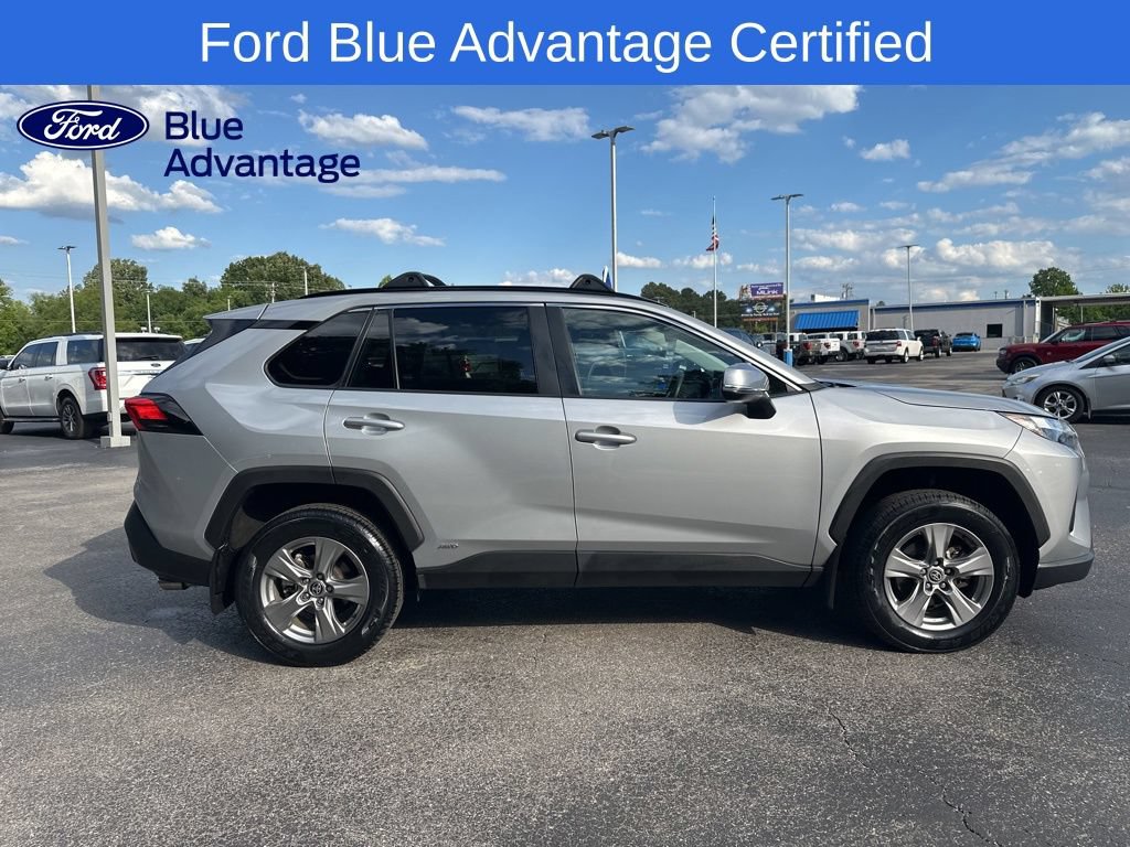 Used 2024 Toyota RAV4 XLE AWD/4WD image 2