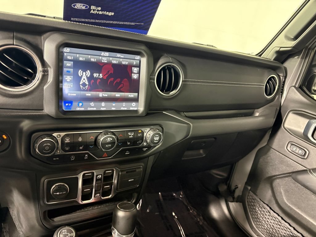 Used 2022 Jeep Gladiator Overland w/ Popular Equipment Package AWD/4WD image 16