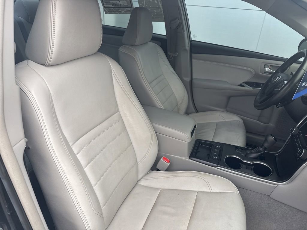 Used 2017 Toyota Camry XLE image 25