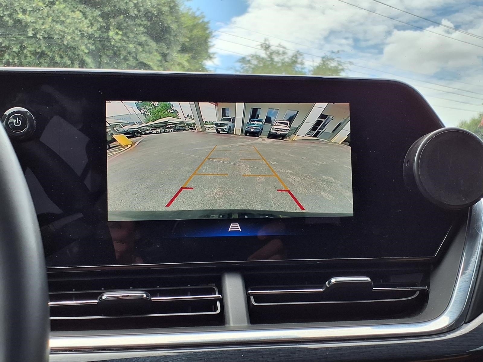 Used 2025 Chevrolet Trax ACTIV w/ Driver Confidence Package FWD image 16