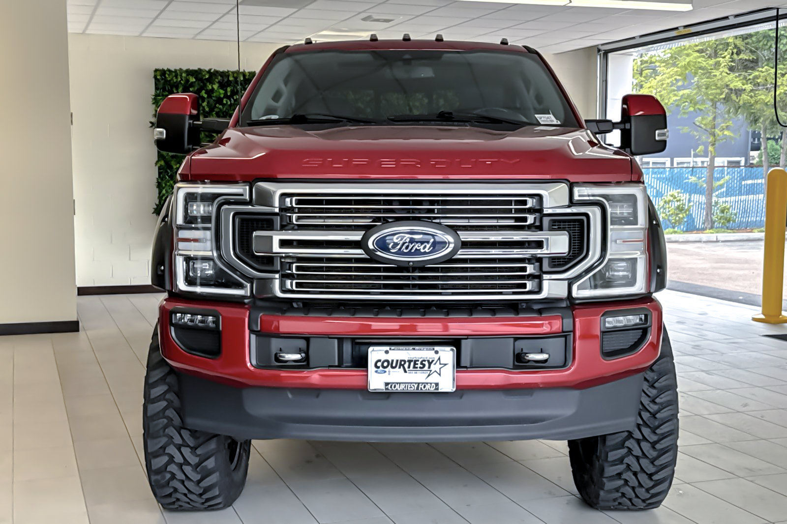 Certified 2022 Ford F350 Limited AWD/4WD image 9