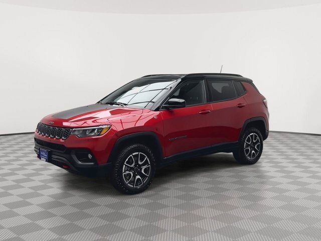 Used 2025 Jeep Compass Trailhawk AWD/4WD image 30