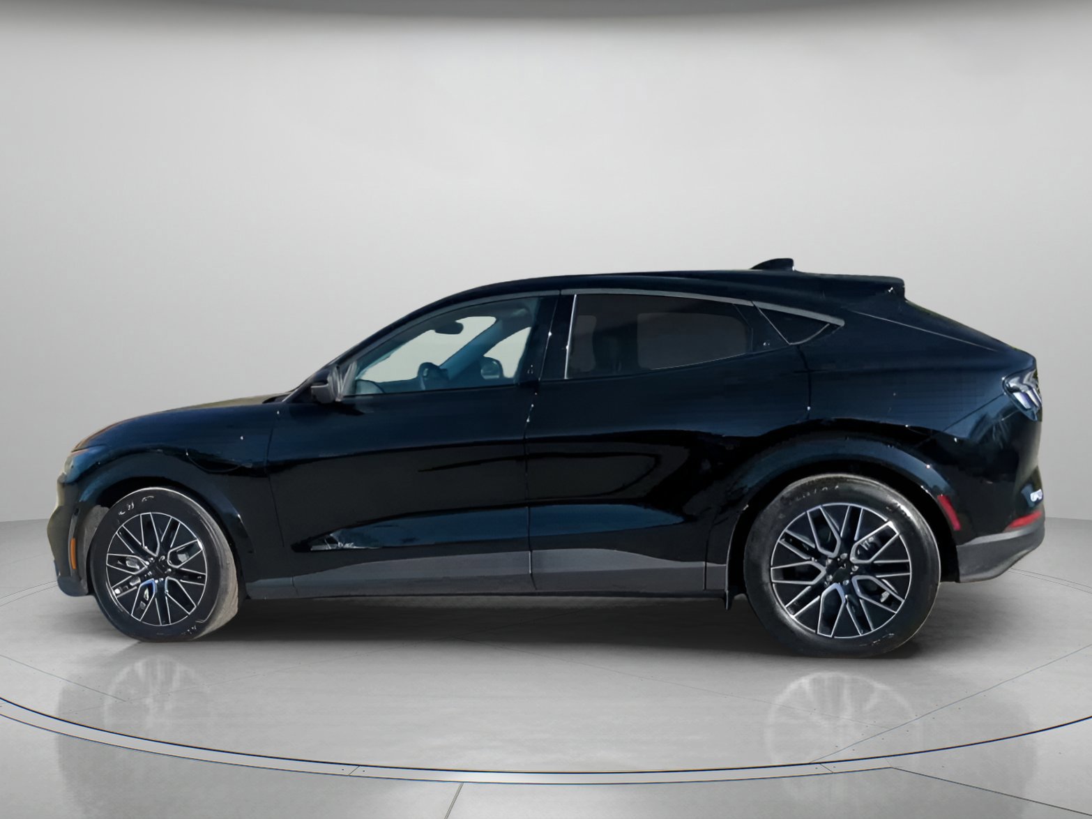 Certified 2025 Ford Mustang Mach-E Premium image 9