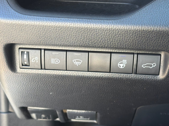 Used 2021 Toyota RAV4 XLE Premium AWD/4WD image 32