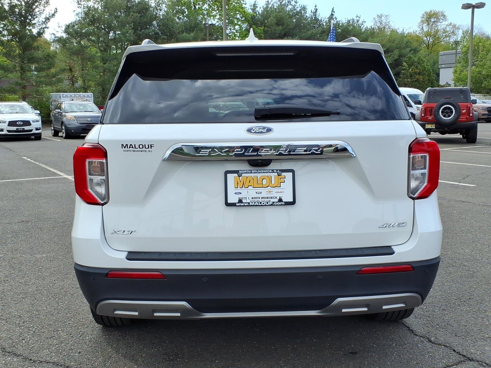 Certified 2023 Ford Explorer XLT w/ Equipment Group 202A AWD/4WD image 5