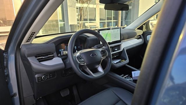 Certified 2025 Ford Explorer Active w/ Active Comfort Package image 5