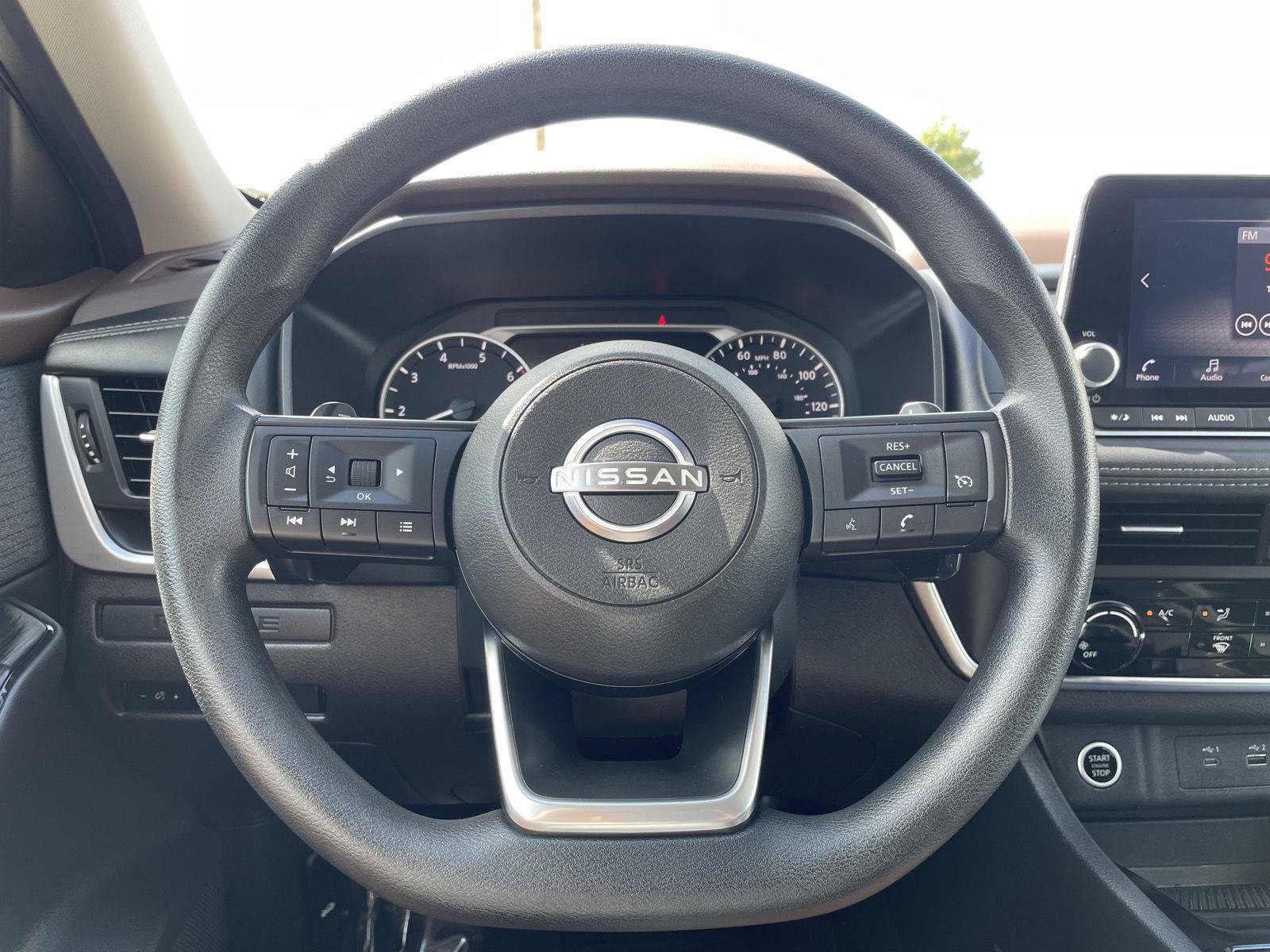 Used 2023 Nissan Rogue S AWD/4WD image 12