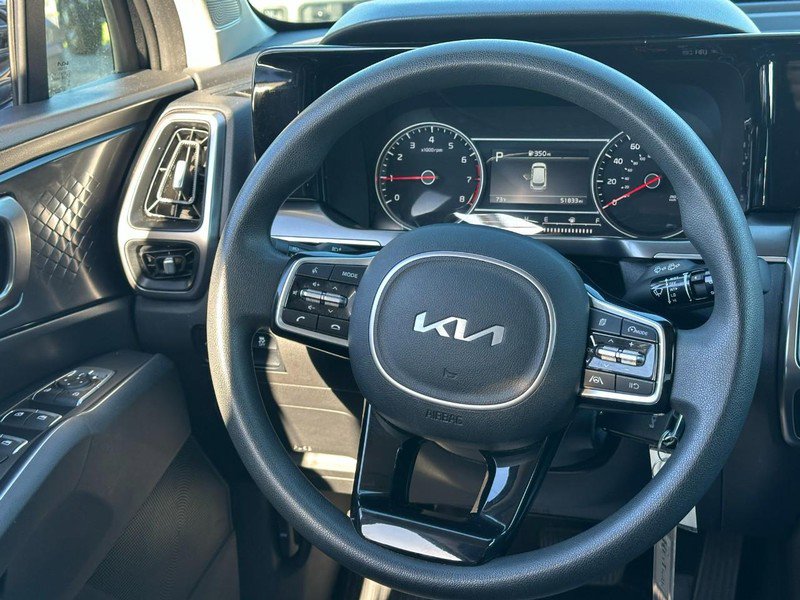 Used 2023 Kia Sorento LX image 12