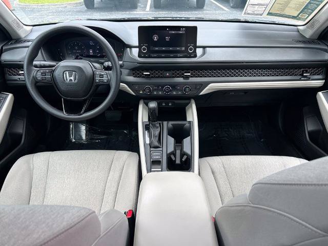 Used 2025 Honda Accord SE image 11