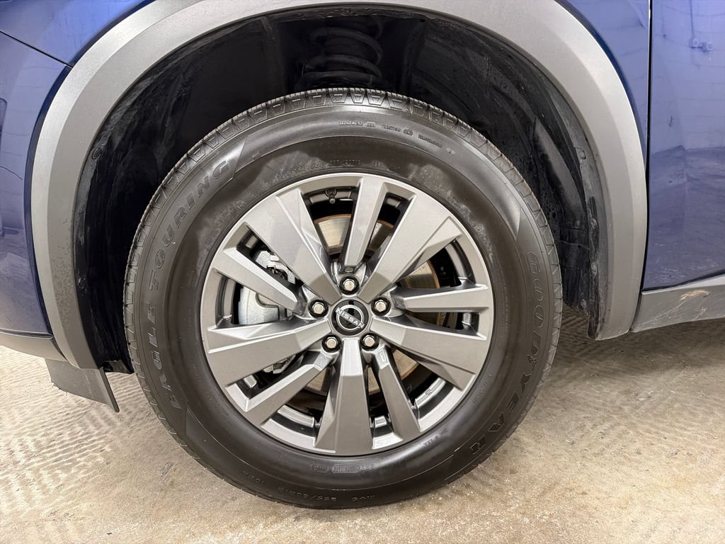 Used 2025 Nissan Pathfinder SV FWD image 13
