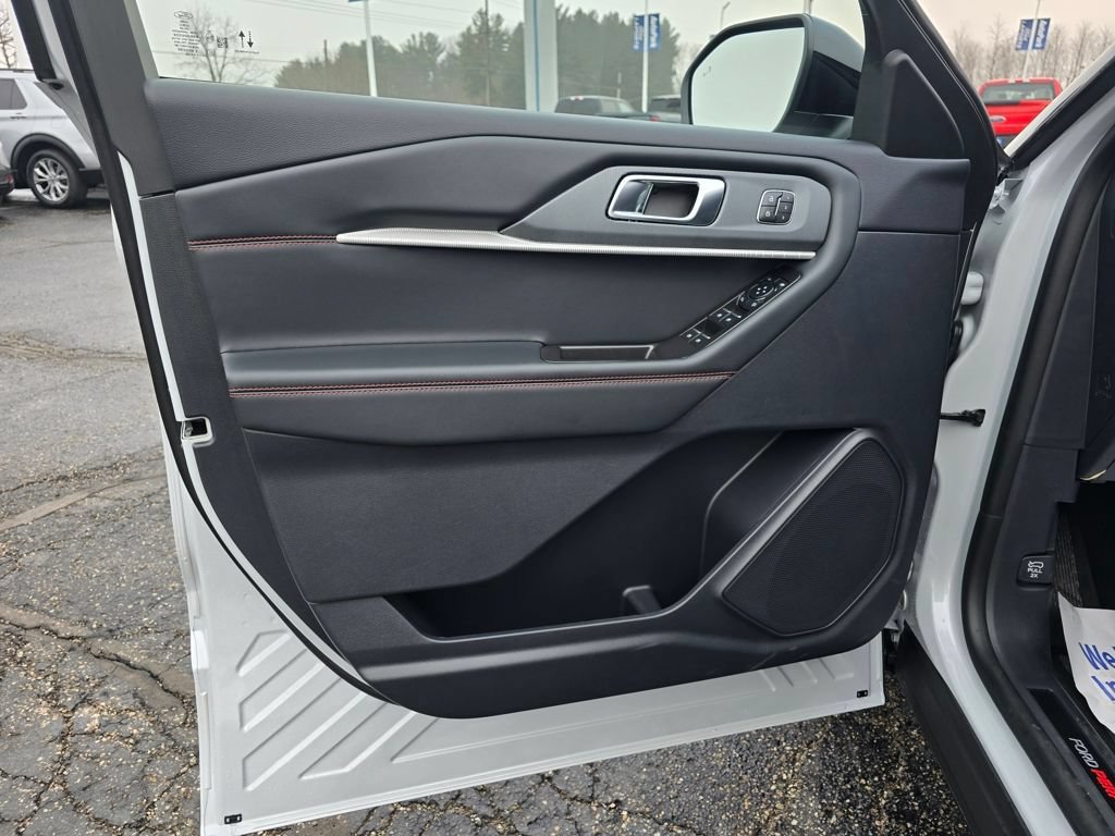 Certified 2026 Ford Explorer ST AWD/4WD image 9