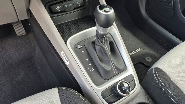 Used 2025 Hyundai Venue SEL FWD image 20