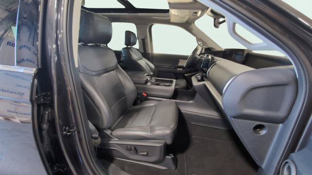 Certified 2025 Ford Expedition Active AWD/4WD image 17