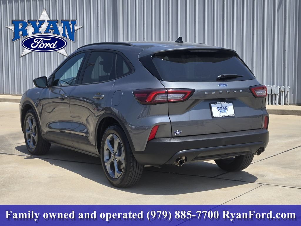 Certified 2025 Ford Escape ST-Line FWD image 3