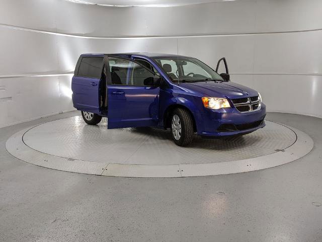 Used 2018 Dodge Grand Caravan SE w/ UConnect Hands-Free Group image 7