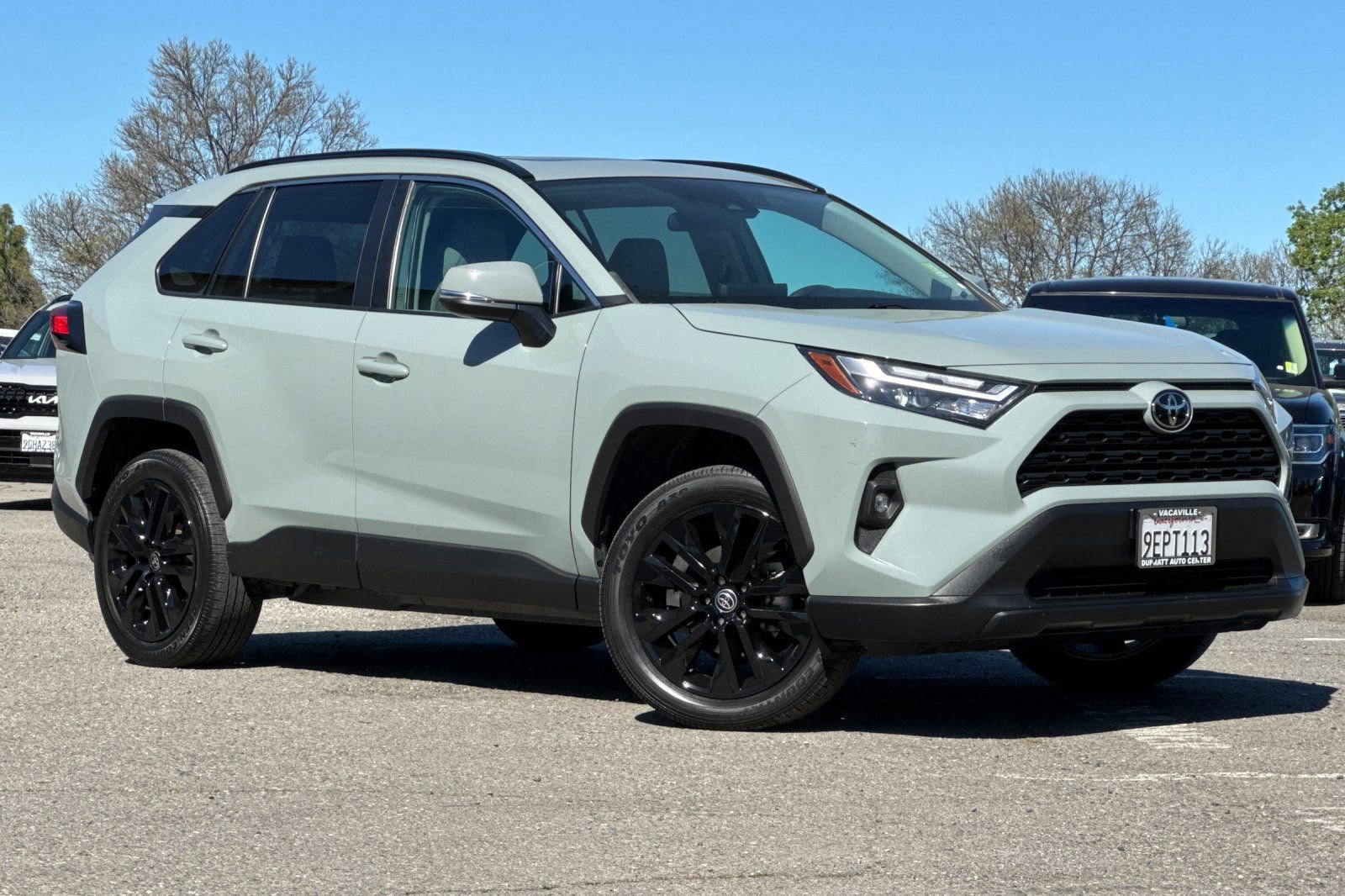 Used 2022 Toyota RAV4 XLE Premium image 8