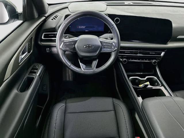 Used 2026 Chevrolet Traverse LT w/ Midnight/Sport Edition FWD image 10
