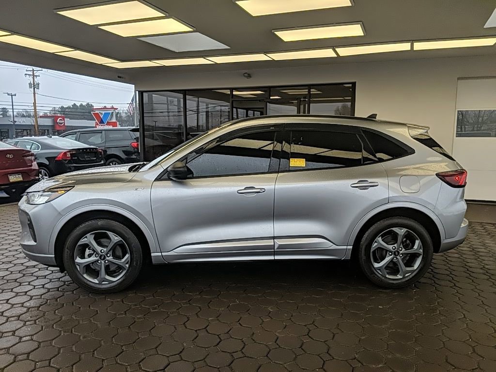 Certified 2024 Ford Escape ST-Line w/ Tech Pack #1 image 9