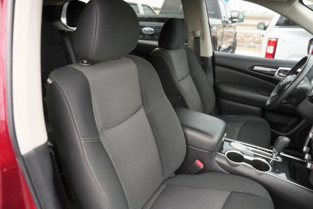 Used 2020 Nissan Pathfinder SV image 18