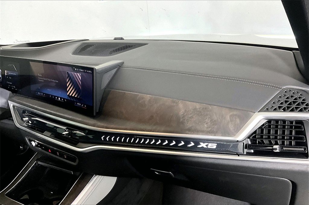 Used 2025 BMW X5 sDrive40i w/ Climate Comfort Package image 12
