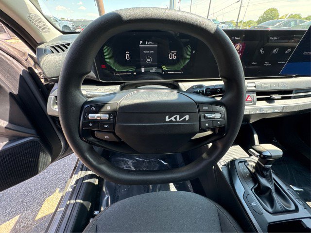 Used 2025 Kia K4 FWD image 15