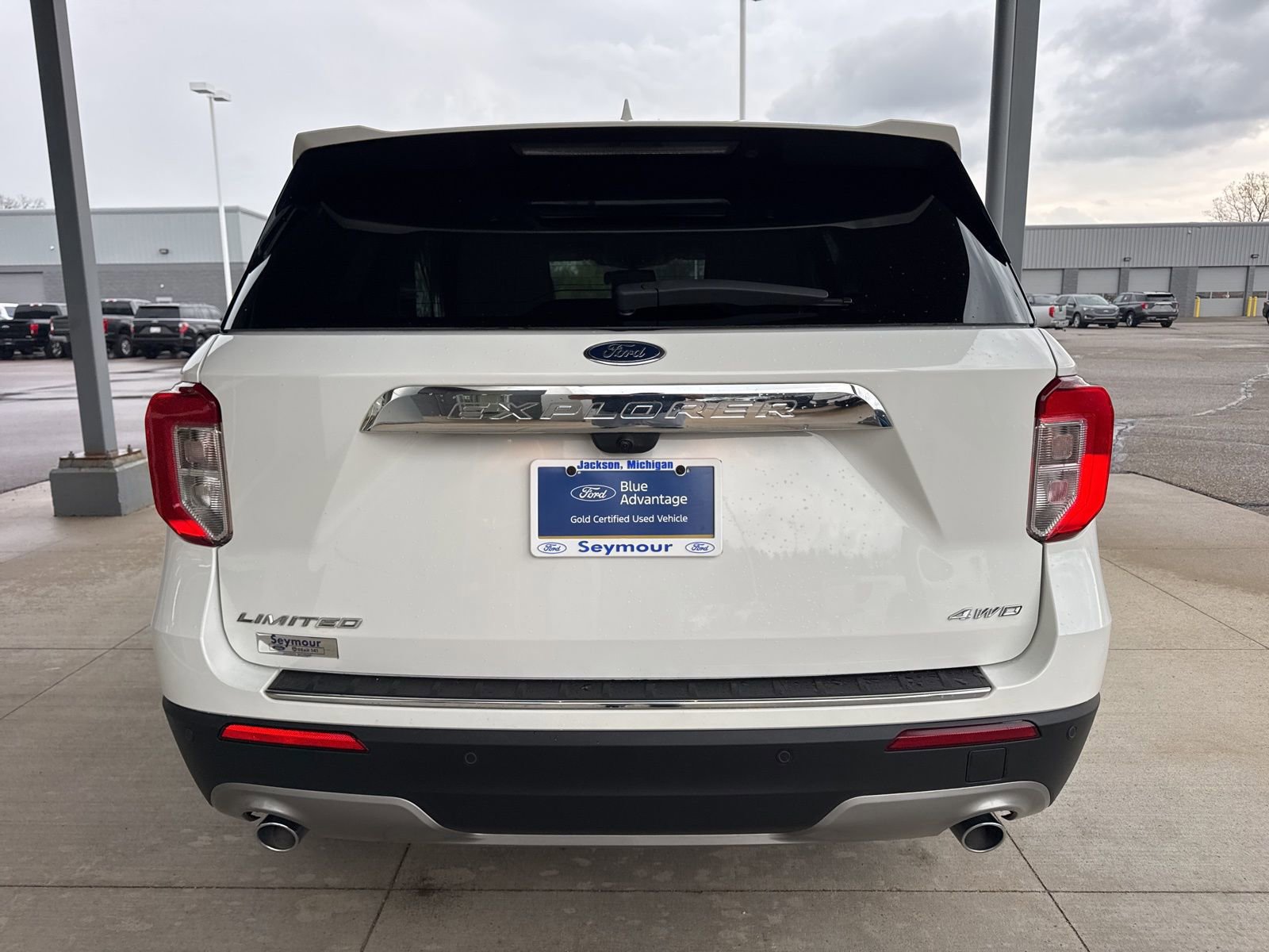 Certified 2023 Ford Explorer Limited w/ Limited Technology Package AWD/4WD image 3