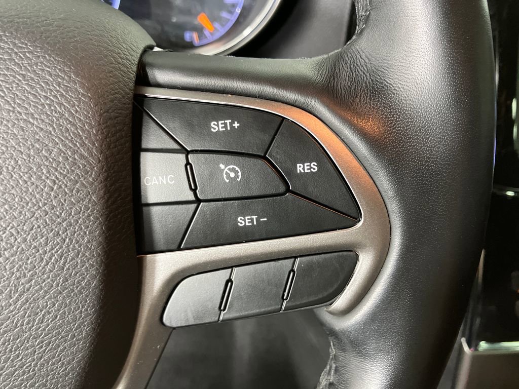 Used 2021 Jeep Grand Cherokee Laredo X image 18