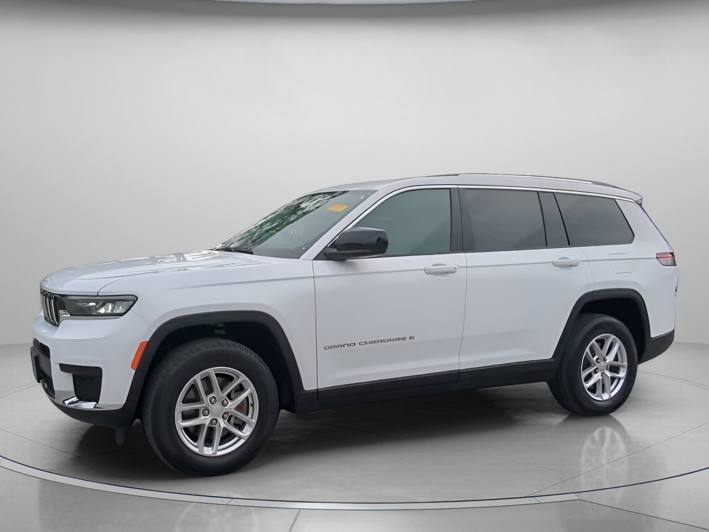 Used 2024 Jeep Grand Cherokee L Laredo AWD/4WD image 14