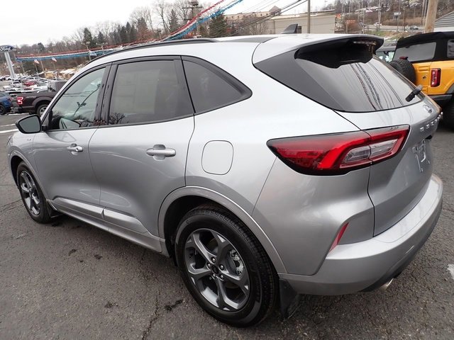 Certified 2024 Ford Escape ST-Line image 5